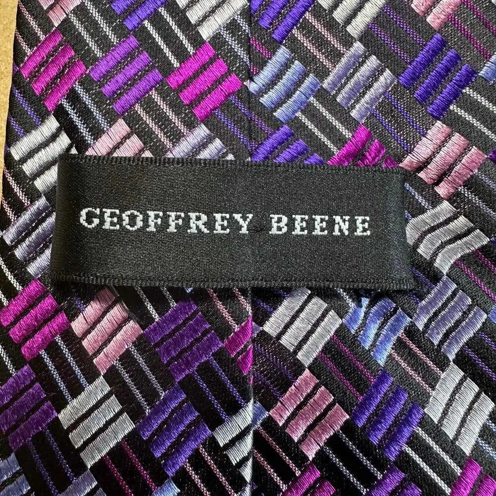 Geoffry Beene Stain resistant Silk Woven Patterned tie 3.75" x 50" Vibrant - Picture 7 of 9